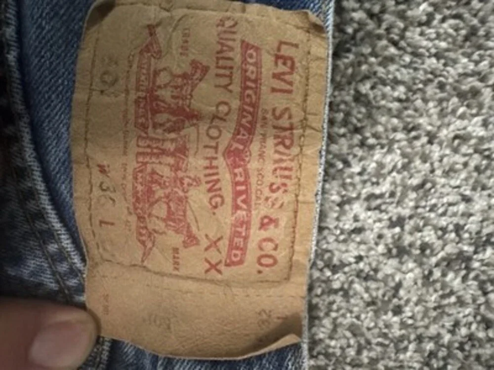 Vintage Levi’s 501 Jeans Made in USA 36x32 Button Fly 90s Original Fit Denim